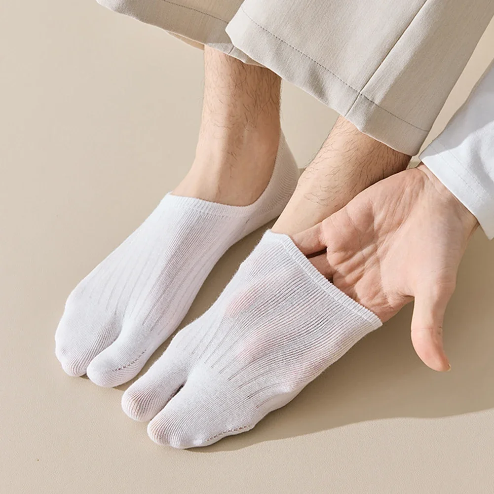 1 Pair Fashion Men's Two-toe Striped Socks Low Tube Sox Sweat-absorbing Breathable Cotton Man Casual Ankle Sock
1 Pair Fashion Men's Two-toe Striped Socks Low Tube Sox Sweat-absorbing Breathable Cotton Man Casual Ankle Sock