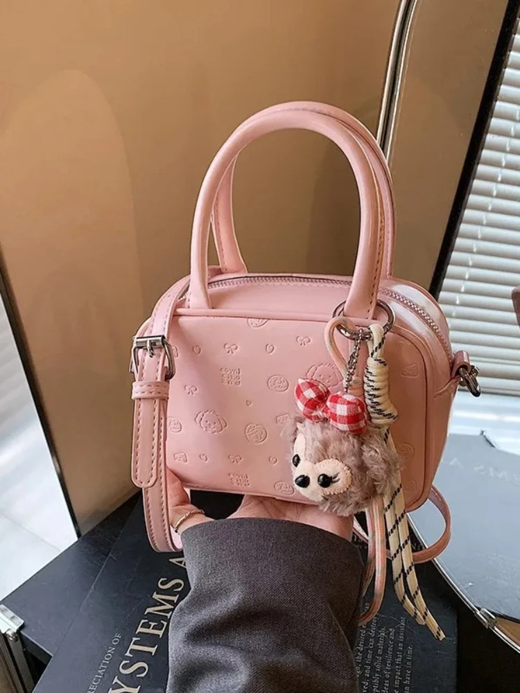 2025 новая весенняя модная тенденция, высококачественная маленькая сумка через плечо на одно плечо
2025 новая весенняя модная тенденция, высококачественная маленькая сумка через плечо на одно плечо