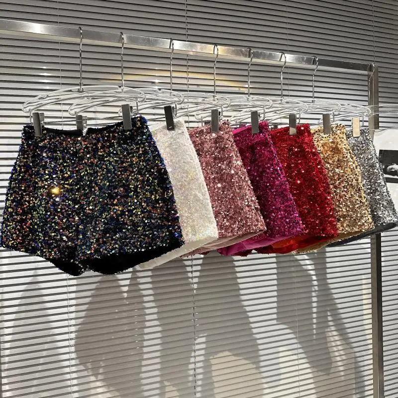 2023 New Spring and Autumn Black Velvet Shorts Women Sequined Shiny Versatile Short Pants Clubwear Shorts Hot Pants High Street
2023 New Spring and Autumn Black Velvet Shorts Women Sequined Shiny Versatile Short Pants Clubwear Shorts Hot Pants High Street
