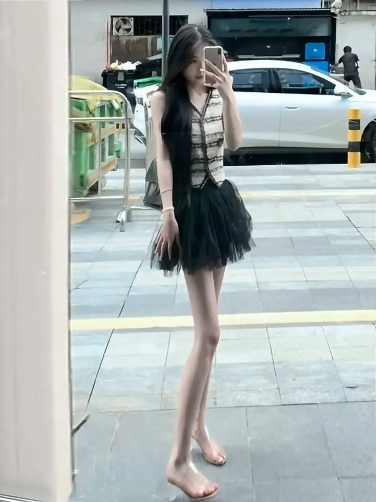 Chic Korean Style V-Neck Lace Halter Top And Skirt Set Summer Fashion Two-Piece Suit Small Fragrance Style Cotton Blend Material
Chic Korean Style V-Neck Lace Halter Top And Skirt Set Summer Fashion Two-Piece Suit Small Fragrance Style Cotton Blend Material