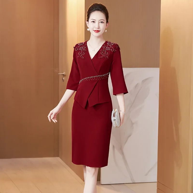 Autumn New Wedding Suit Elegant Mom Dress Belly Covering Fake Two Pieces Dress Mother-in-Law Noble Fashion Dress
Autumn New Wedding Suit Elegant Mom Dress Belly Covering Fake Two Pieces Dress Mother-in-Law Noble Fashion Dress