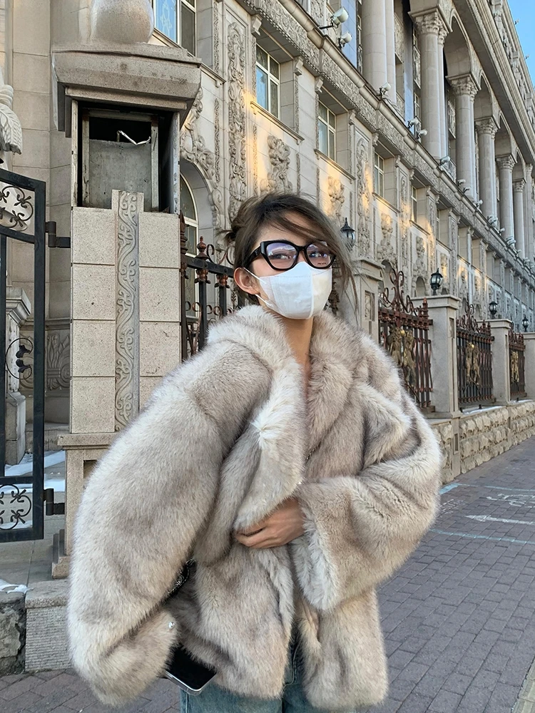 Autumn Winter Oversized Loose Casual Luxury Soft Thick Warm Hairy Faux Fox Fur Coat Women Long Sleeve Fluffy Jacket 2024
Autumn Winter Oversized Loose Casual Luxury Soft Thick Warm Hairy Faux Fox Fur Coat Women Long Sleeve Fluffy Jacket 2024