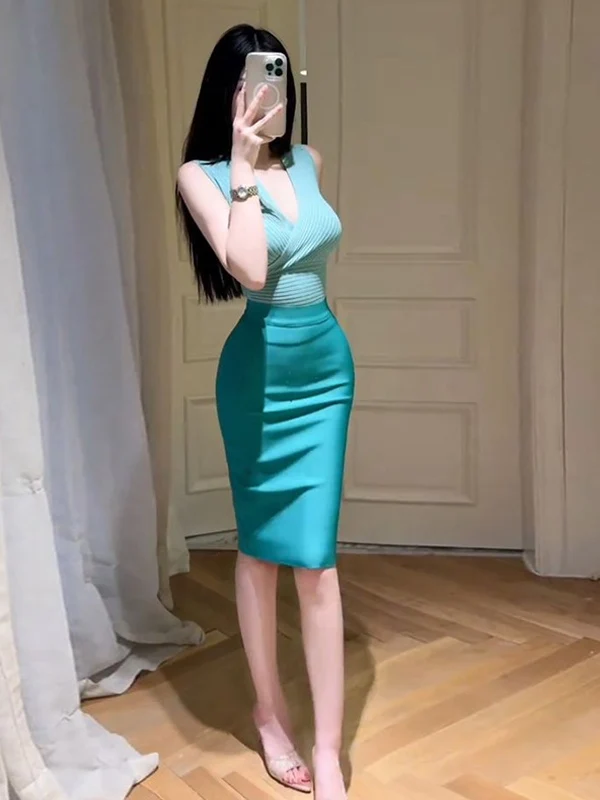 Sexy Cross V-Neck Sleeveless Slimming Waist Top Women Summer Elegant Lady Skirt Set Casual Style Two-Piece Suit for Adults
Sexy Cross V-Neck Sleeveless Slimming Waist Top Women Summer Elegant Lady Skirt Set Casual Style Two-Piece Suit for Adults