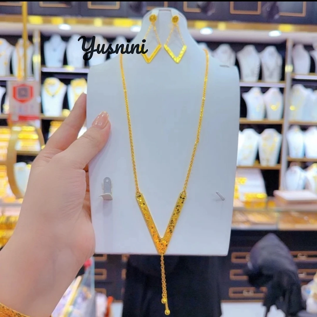 Fashion European Dubai 24K Gold Plated Customized Necklace Earrings for Couples' Wedding Party Jewelry Set DD10868
Fashion European Dubai 24K Gold Plated Customized Necklace Earrings for Couples' Wedding Party Jewelry Set DD10868