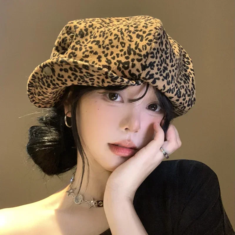 Korean Oversized Retro Leopard Print Berets Caps for Women Summer Autumn Travel Versatile Sun Protection Octagonal Newsboy Hats
Korean Oversized Retro Leopard Print Berets Caps for Women Summer Autumn Travel Versatile Sun Protection Octagonal Newsboy Hats