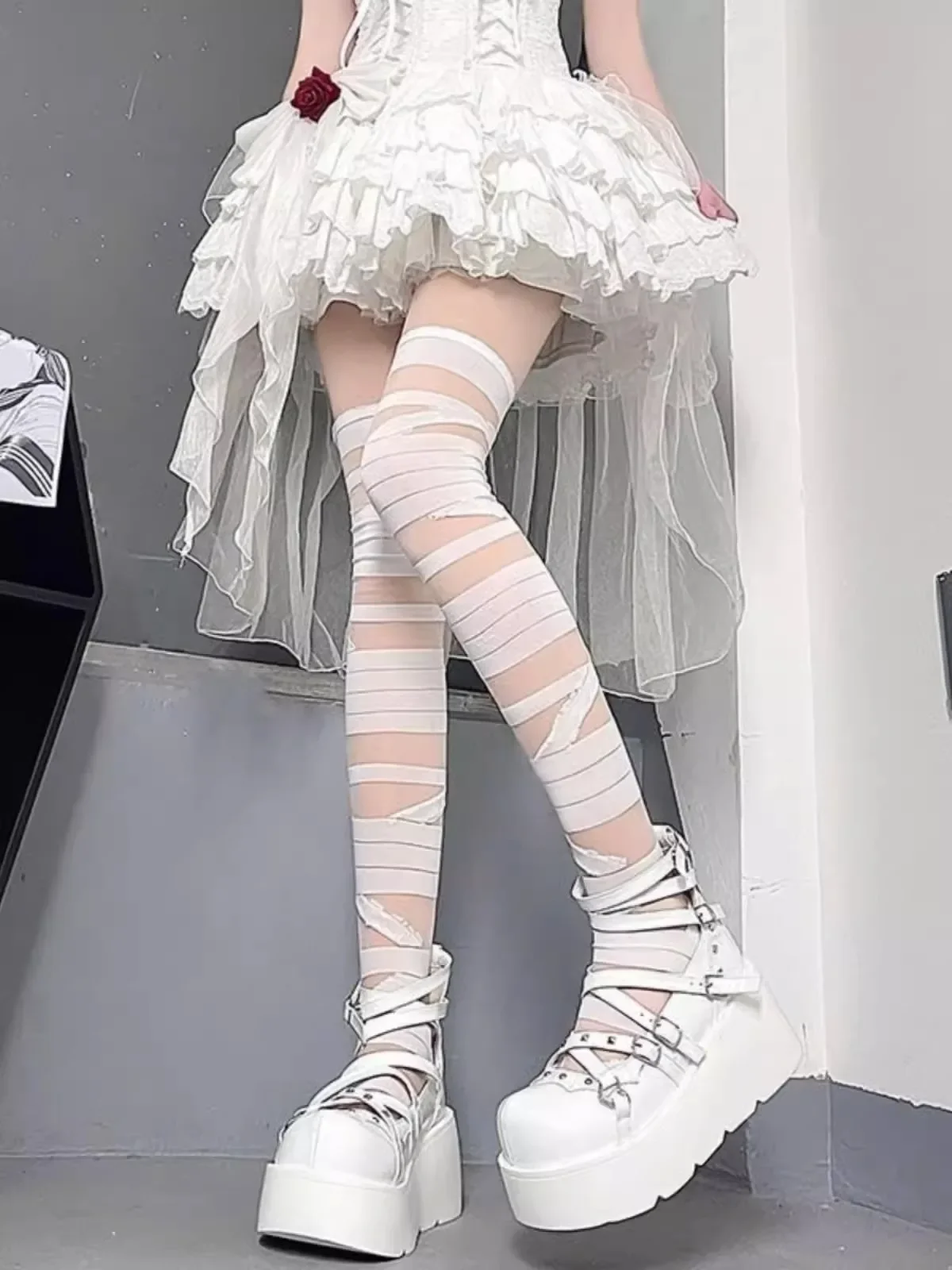 Женские чулки JK Lolita, ультратонкие прозрачные шелковые носки с кристаллами, чулки до бедра Y2k, высокие носки до бедра для девочек, чулки
Женские чулки JK Lolita, ультратонкие прозрачные шелковые носки с кристаллами, чулки до бедра Y2k, высокие носки до бедра для девочек, чулки