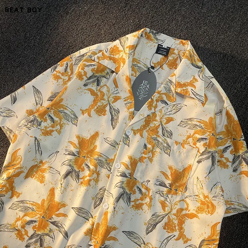 Retro Hong Kong Sle Cuban Collar ort Sve Men's irt Summer Hawaii Vaion Beach Sle Thai Floral Print Casual irt
Retro Hong Kong Sle Cuban Collar ort Sve Men's irt Summer Hawaii Vaion Beach Sle Thai Floral Print Casual irt