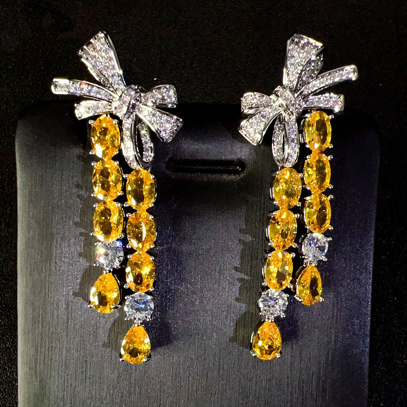 luxury earrings for women red green yellow white cubic zirconia shiny jewelry wedding bride evening party bowknot water drop
luxury earrings for women red green yellow white cubic zirconia shiny jewelry wedding bride evening party bowknot water drop