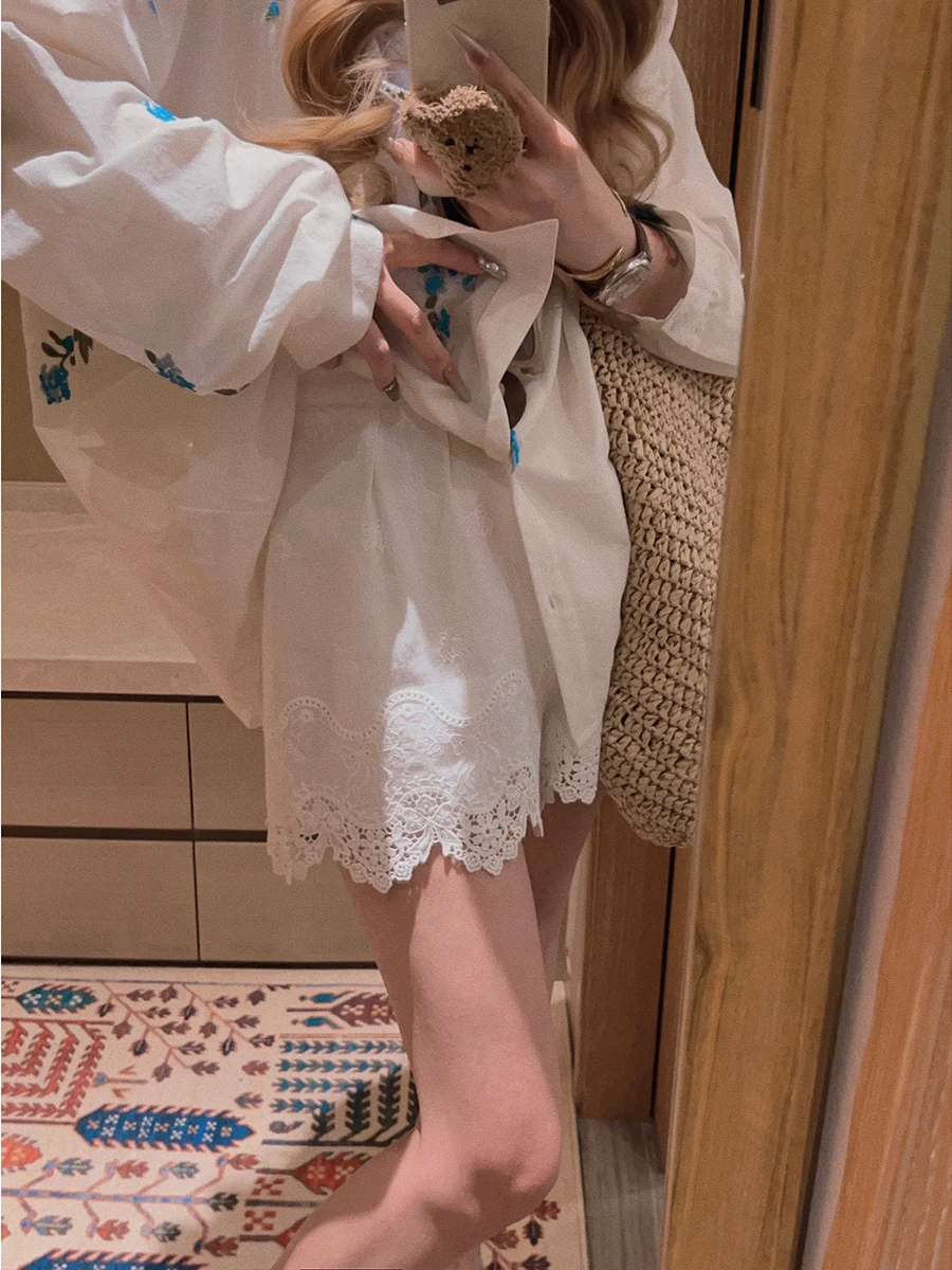 Yukiss White Lace Cotton Shorts Embroidered Companion Piece Casual Wide Leg Pants Natural Waist Summer 2026 Ladies Fashion
Yukiss White Lace Cotton Shorts Embroidered Companion Piece Casual Wide Leg Pants Natural Waist Summer 2026 Ladies Fashion
