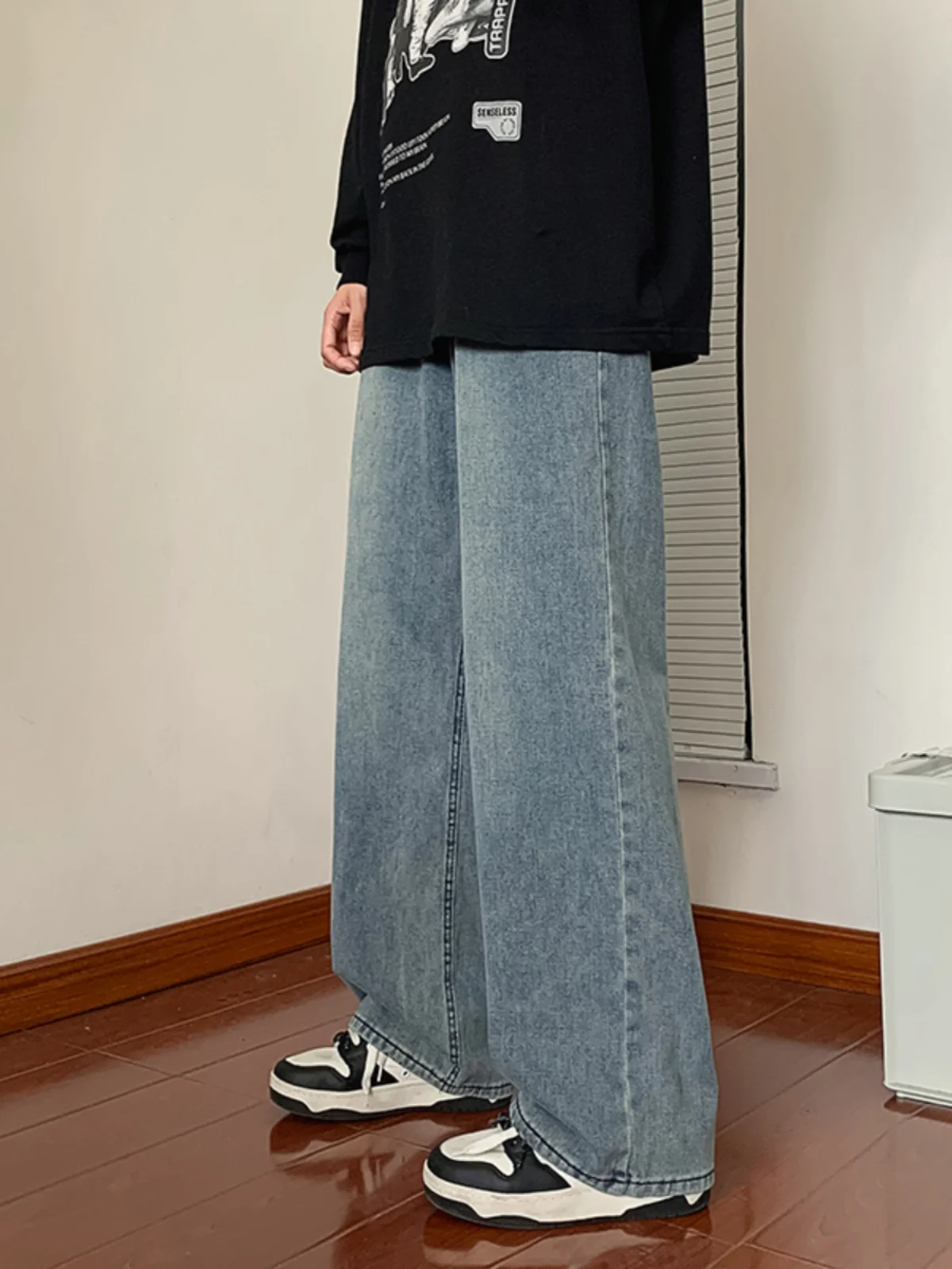 Retro Loose Straight Leg Men's Jeans Spring Fashion Brand Washed American High Street Casual Dad Pants Wide Leg Denim
Retro Loose Straight Leg Men's Jeans Spring Fashion Brand Washed American High Street Casual Dad Pants Wide Leg Denim