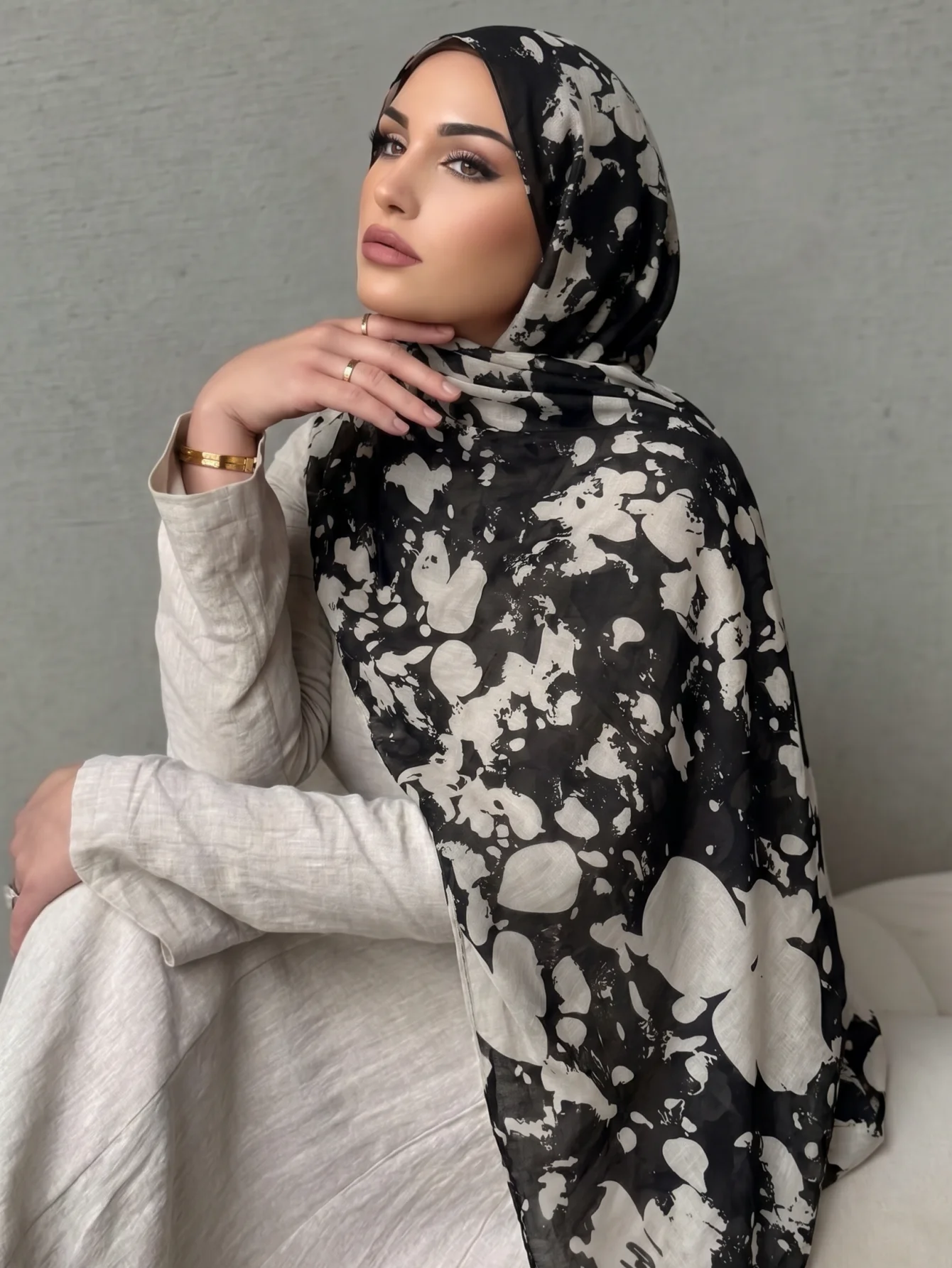 2026 Muslim Jersey Hijab Scarf printing Shawls Headscarf Foulard Femme Musulman Islam Arab Wrap Head Turban For Women Scarves
2026 Muslim Jersey Hijab Scarf printing Shawls Headscarf Foulard Femme Musulman Islam Arab Wrap Head Turban For Women Scarves