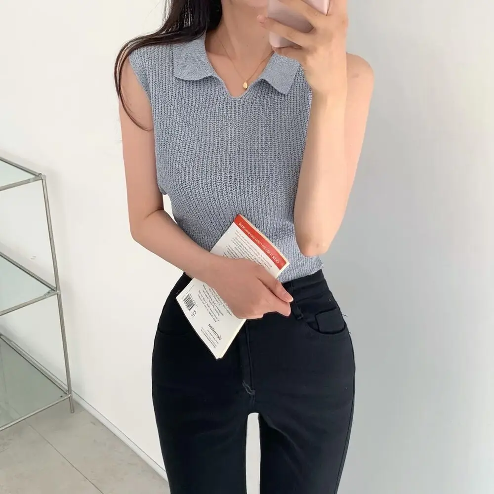 Korean Japanese Style Ice Silk Short Vest Pure Color Small V Neck Splice Sleeveless Knitted Sweater Women Casual Style Fake T...
Korean Japanese Style Ice Silk Short Vest Pure Color Small V Neck Splice Sleeveless Knitted Sweater Women Casual Style Fake T...
