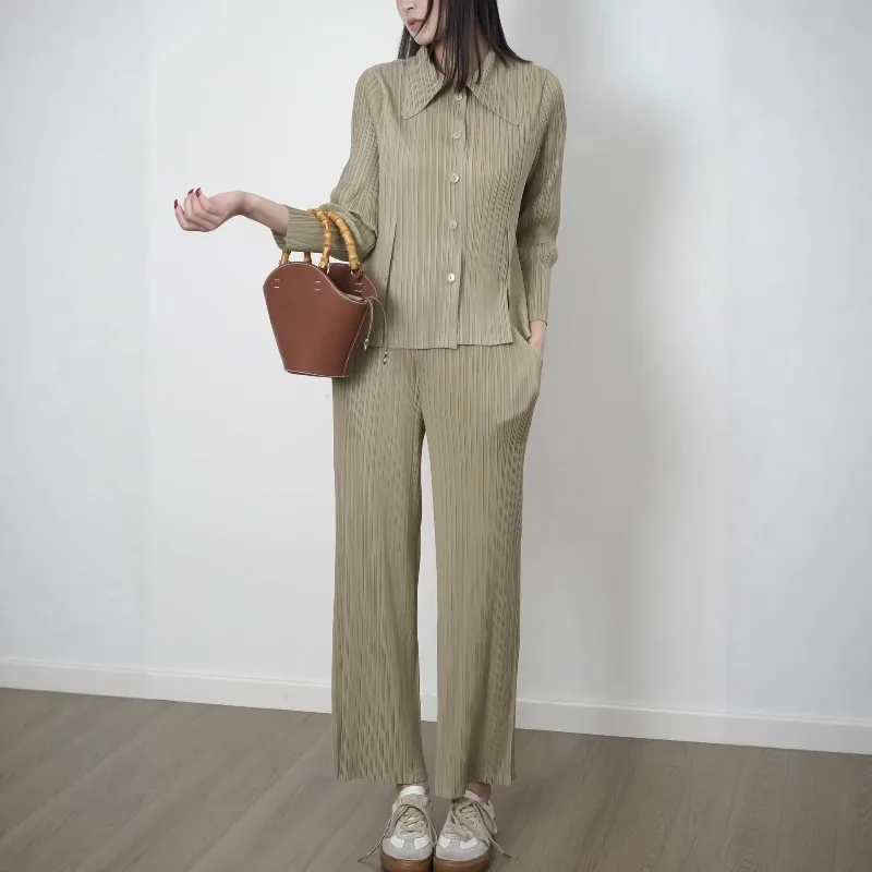2026 Miyake Pleated Jacket Spring New Lapel Shirt Top Loose-Fit Casual Straight-Leg Pants Women's Commuter Minimalist Fold Suit
2026 Miyake Pleated Jacket Spring New Lapel Shirt Top Loose-Fit Casual Straight-Leg Pants Women's Commuter Minimalist Fold Suit
