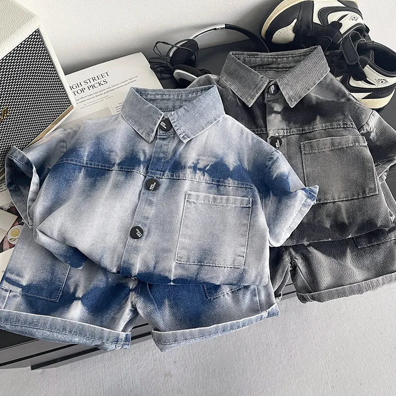 Summer Tie Dye Denim Shirt And Shorts Two-Piece Set for Baby Boys Fashionable New Style Handsome Children's Outfit
Summer Tie Dye Denim Shirt And Shorts Two-Piece Set for Baby Boys Fashionable New Style Handsome Children's Outfit
