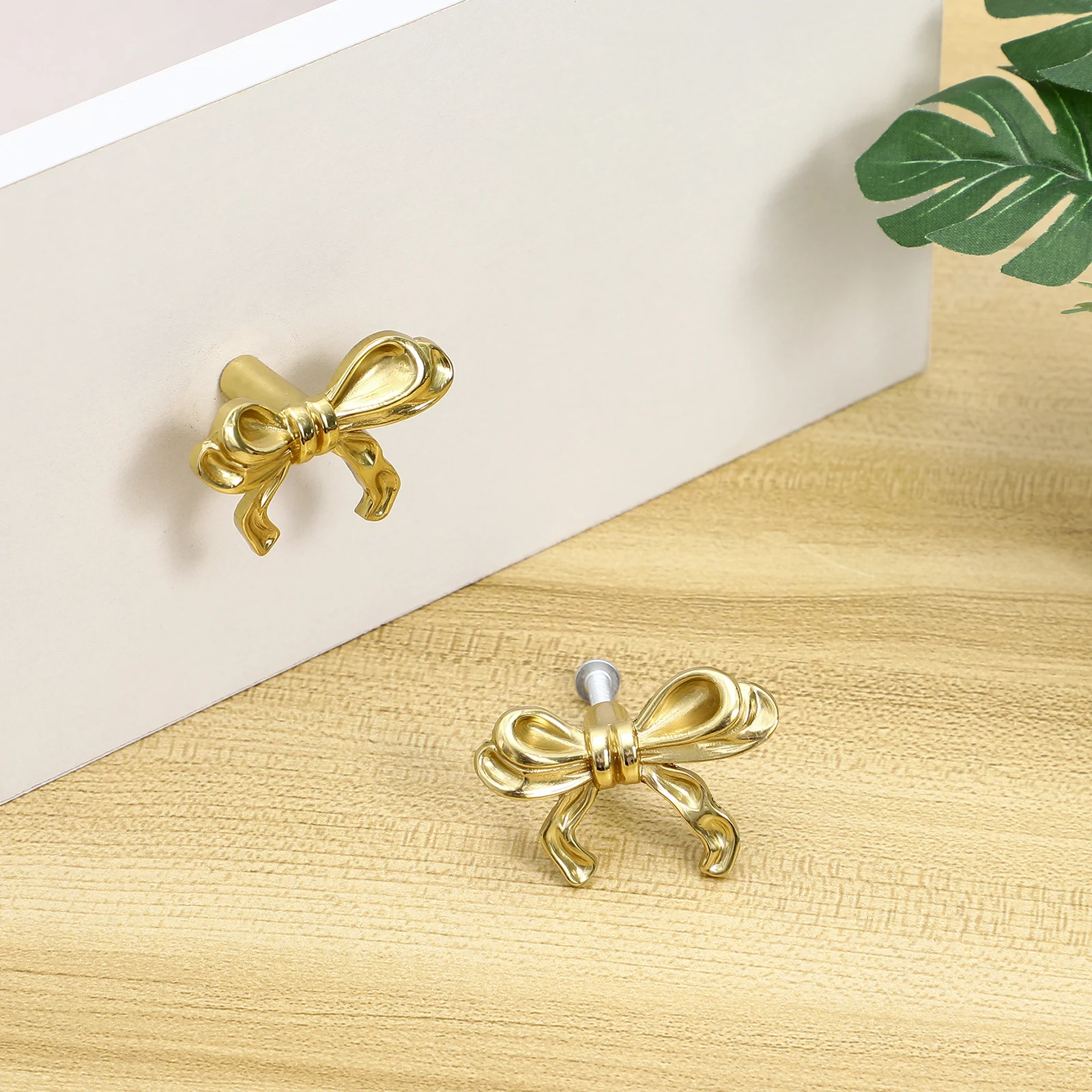 2pcs Brass Handle Gold Bow Drawer Pulls Dresser Closet Knobs Bathroom Cabinet Wardrobe Metal Furniture Hardware Tool Parts
2pcs Brass Handle Gold Bow Drawer Pulls Dresser Closet Knobs Bathroom Cabinet Wardrobe Metal Furniture Hardware Tool Parts