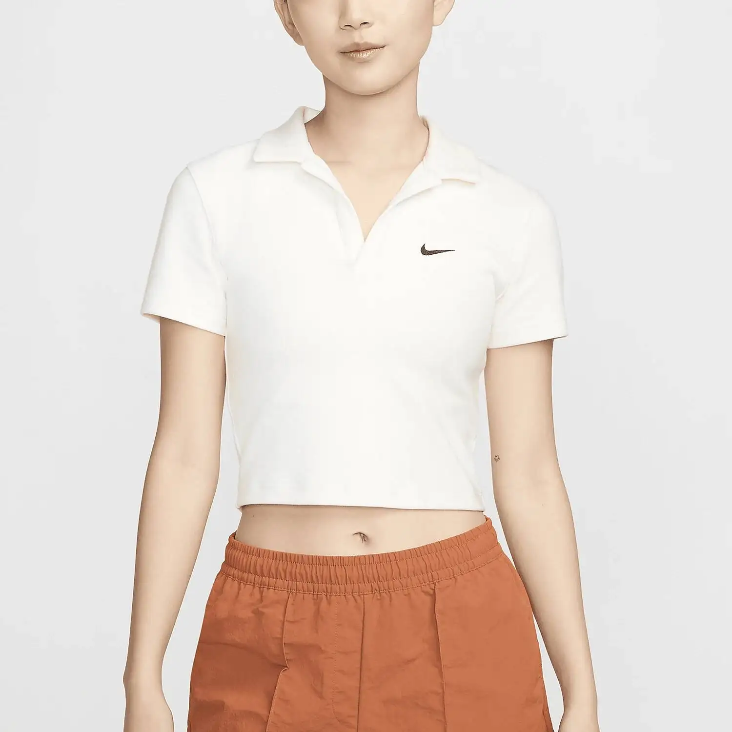 Nike Authentic Sportswear Essential Women's Lapel Short Sleeve DV7885-133
Nike Authentic Sportswear Essential Women's Lapel Short Sleeve DV7885-133