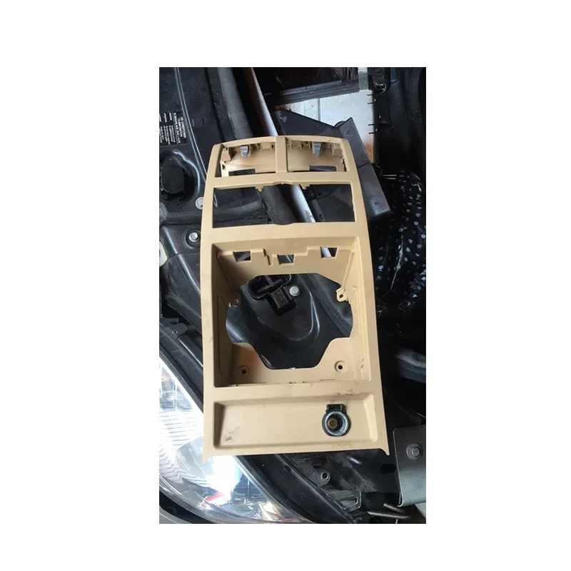 For Mercedes-Benz W164 ML300 ML350 GL350 GL450 GLE320 Rear Air Conditioning Outlet Panel Bracket
For Mercedes-Benz W164 ML300 ML350 GL350 GL450 GLE320 Rear Air Conditioning Outlet Panel Bracket