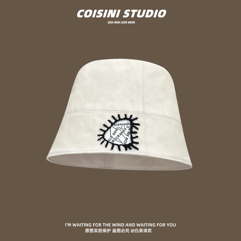 Niche Design Japanese Hand Hook Patch Letter Decorative Bucket Hat Men's and Women's Outdoor Wide Brim Sunshade Deep Top Sun Cap
Niche Design Japanese Hand Hook Patch Letter Decorative Bucket Hat Men's and Women's Outdoor Wide Brim Sunshade Deep Top Sun Cap
