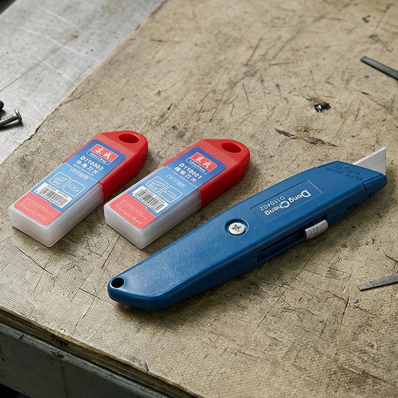 Industrial Zinc Alloy Utility Knife 3-Stage Retractable CK75 Trapezoidal Blade 0.6mm SK5 Horn Blade 0.6mm Heavy Duty Cutter
Industrial Zinc Alloy Utility Knife 3-Stage Retractable CK75 Trapezoidal Blade 0.6mm SK5 Horn Blade 0.6mm Heavy Duty Cutter