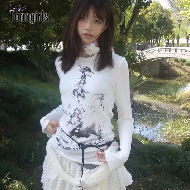 Tonngirls Gothic Grunge Tops Women Die Tye Print Graphic T Shirts Y2k Aesthethic Streetwear 2000s Japanese White Tshirts Autumn
Tonngirls Gothic Grunge Tops Women Die Tye Print Graphic T Shirts Y2k Aesthethic Streetwear 2000s Japanese White Tshirts Autumn