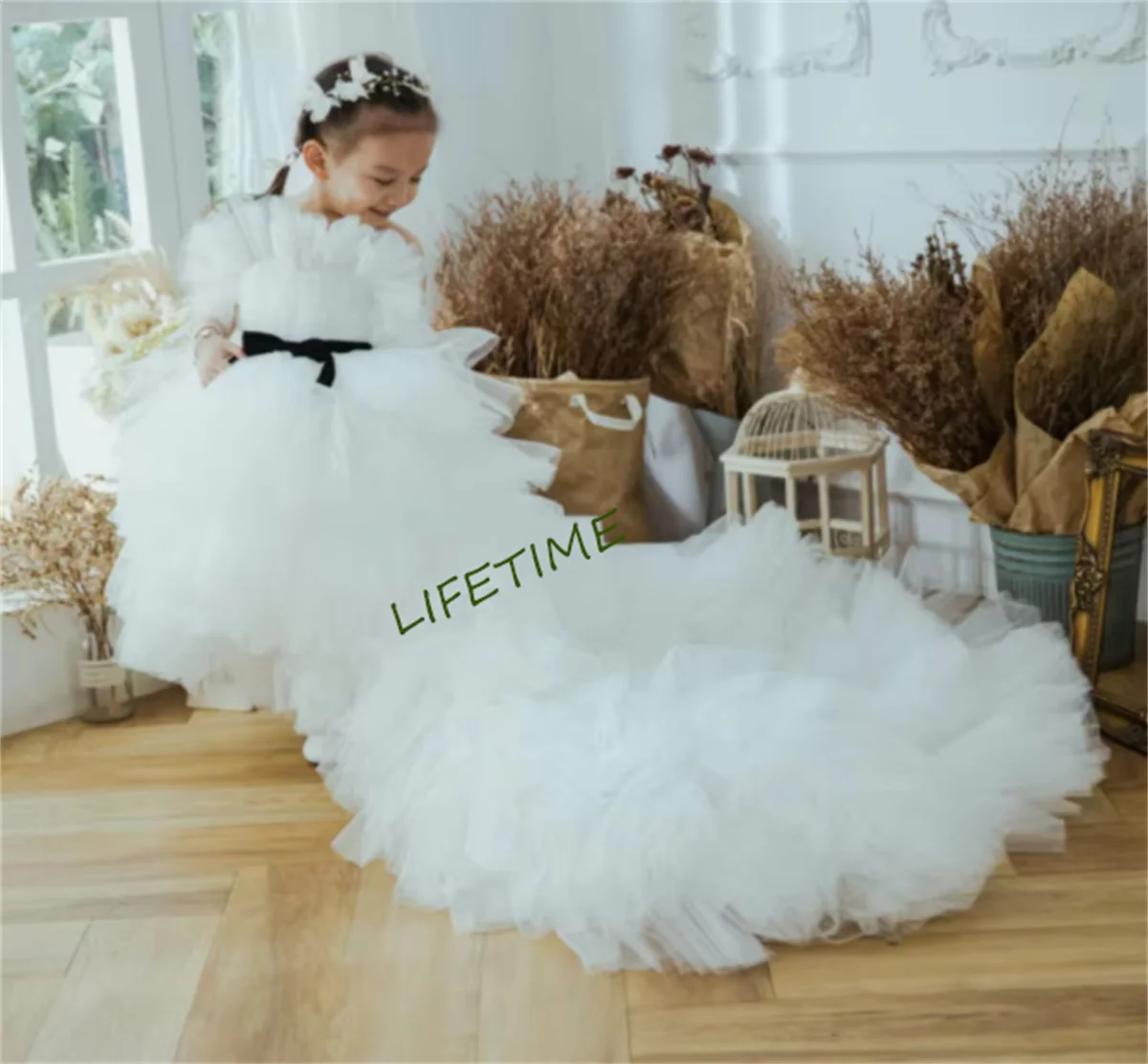 Ball Gown Kids Ruffles Birthday Gowns Princess Off the Shoulder Flower Girl Dress for Wedding 1-14T Prom Dress with Long Train
Ball Gown Kids Ruffles Birthday Gowns Princess Off the Shoulder Flower Girl Dress for Wedding 1-14T Prom Dress with Long Train