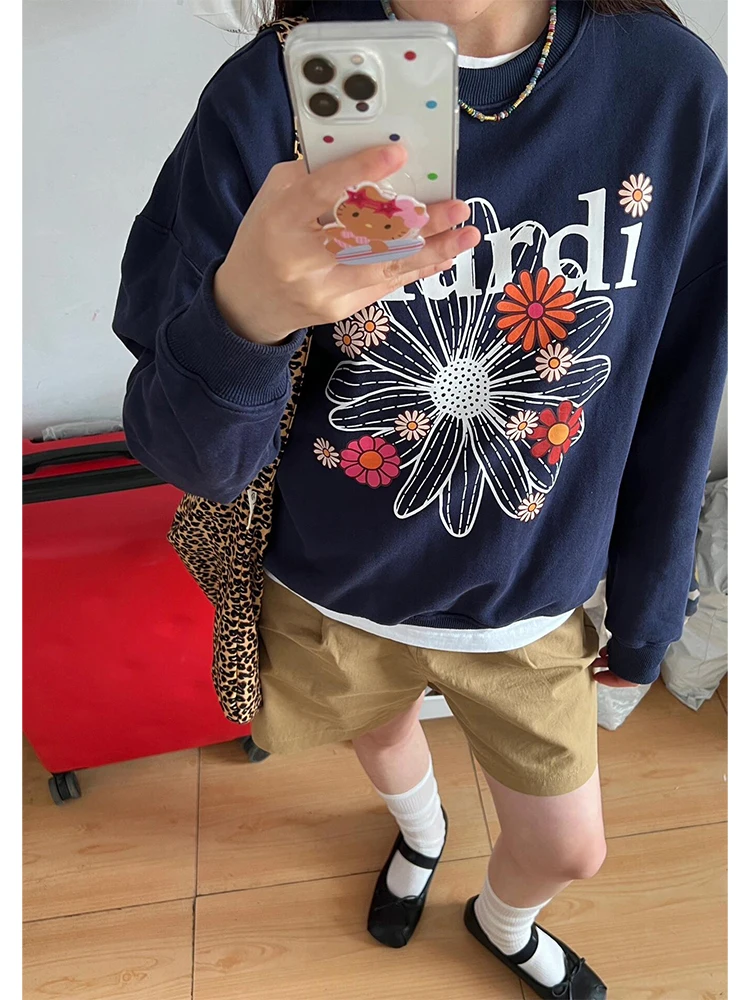Retro American Blue Floral Print Short Sweatshirt Women's Loose round Neck Hatless Top for Autumn Winter Small Stature
Retro American Blue Floral Print Short Sweatshirt Women's Loose round Neck Hatless Top for Autumn Winter Small Stature