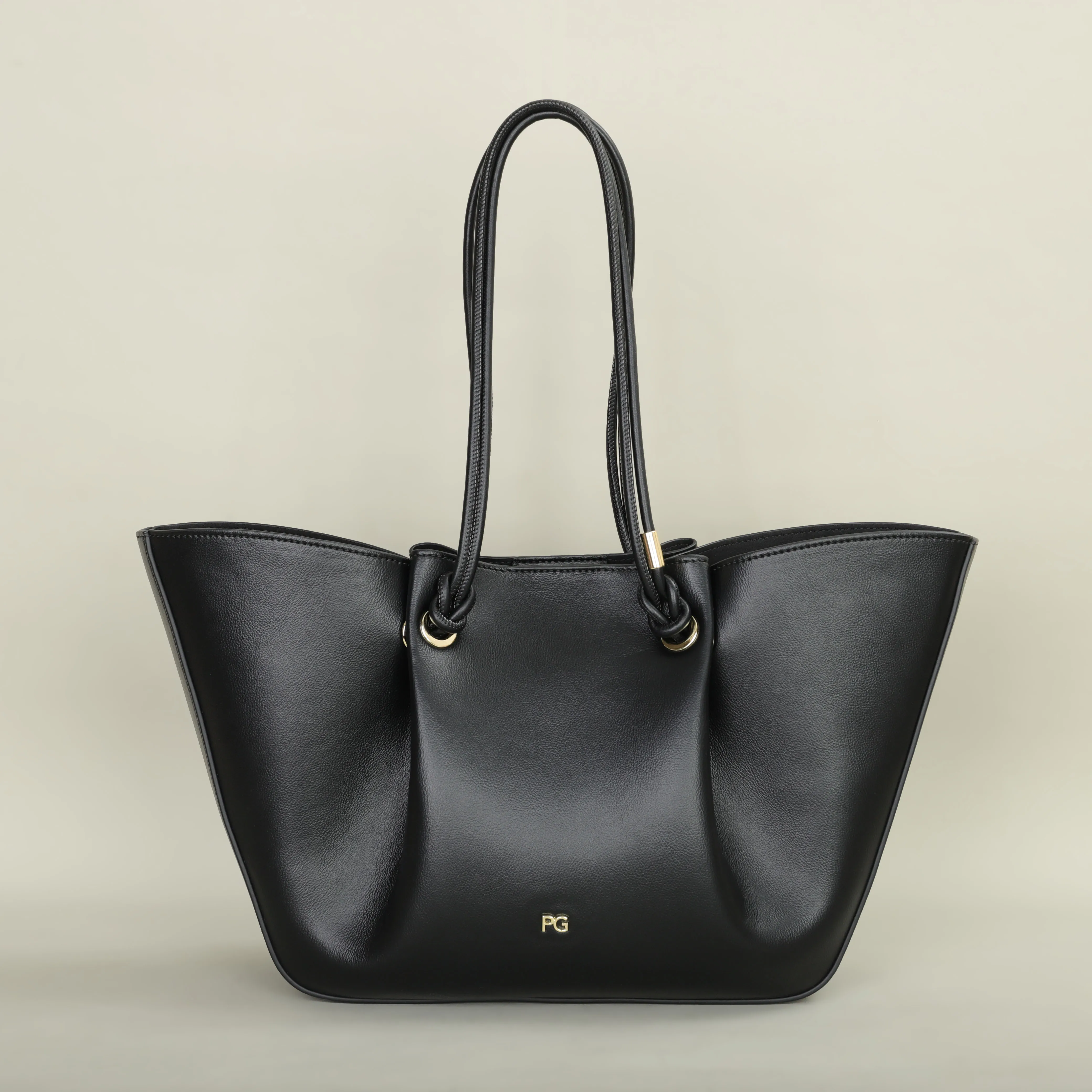 PG PATSY GARIS Luxury Brand Classic Large Capacity New Fashion fretro casual designer exclusive design Shoulder Bag
PG PATSY GARIS Luxury Brand Classic Large Capacity New Fashion fretro casual designer exclusive design Shoulder Bag