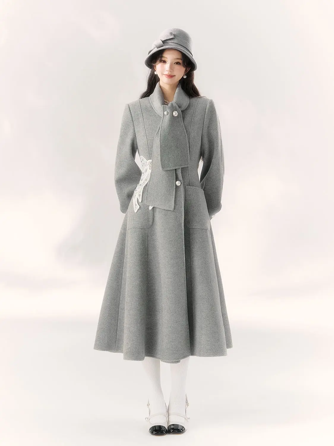 Japan Bow Scarf Collar Woolen Coat 2026 Spring High-Quality Temperament Waist Coat
Japan Bow Scarf Collar Woolen Coat 2026 Spring High-Quality Temperament Waist Coat