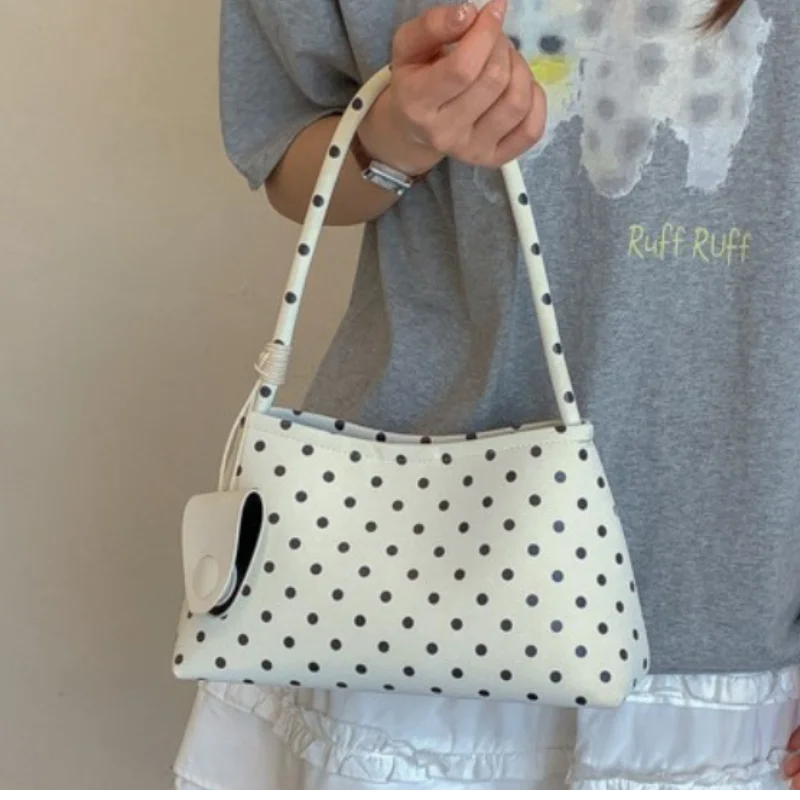 Stylish Polka Dot Korean Style Underarm Bag Women PU Leather Minimalist Shoulder Bag Zipper Pocket Lightweight Versatile Handbag
Stylish Polka Dot Korean Style Underarm Bag Women PU Leather Minimalist Shoulder Bag Zipper Pocket Lightweight Versatile Handbag