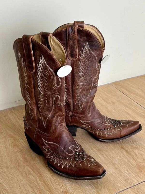 Retro Western Boots Embroidered Genuine Leather Mid-Calf Rivet Waterproof Platform Sharp Pointed Toe Cowboy Boots for Youth
Retro Western Boots Embroidered Genuine Leather Mid-Calf Rivet Waterproof Platform Sharp Pointed Toe Cowboy Boots for Youth