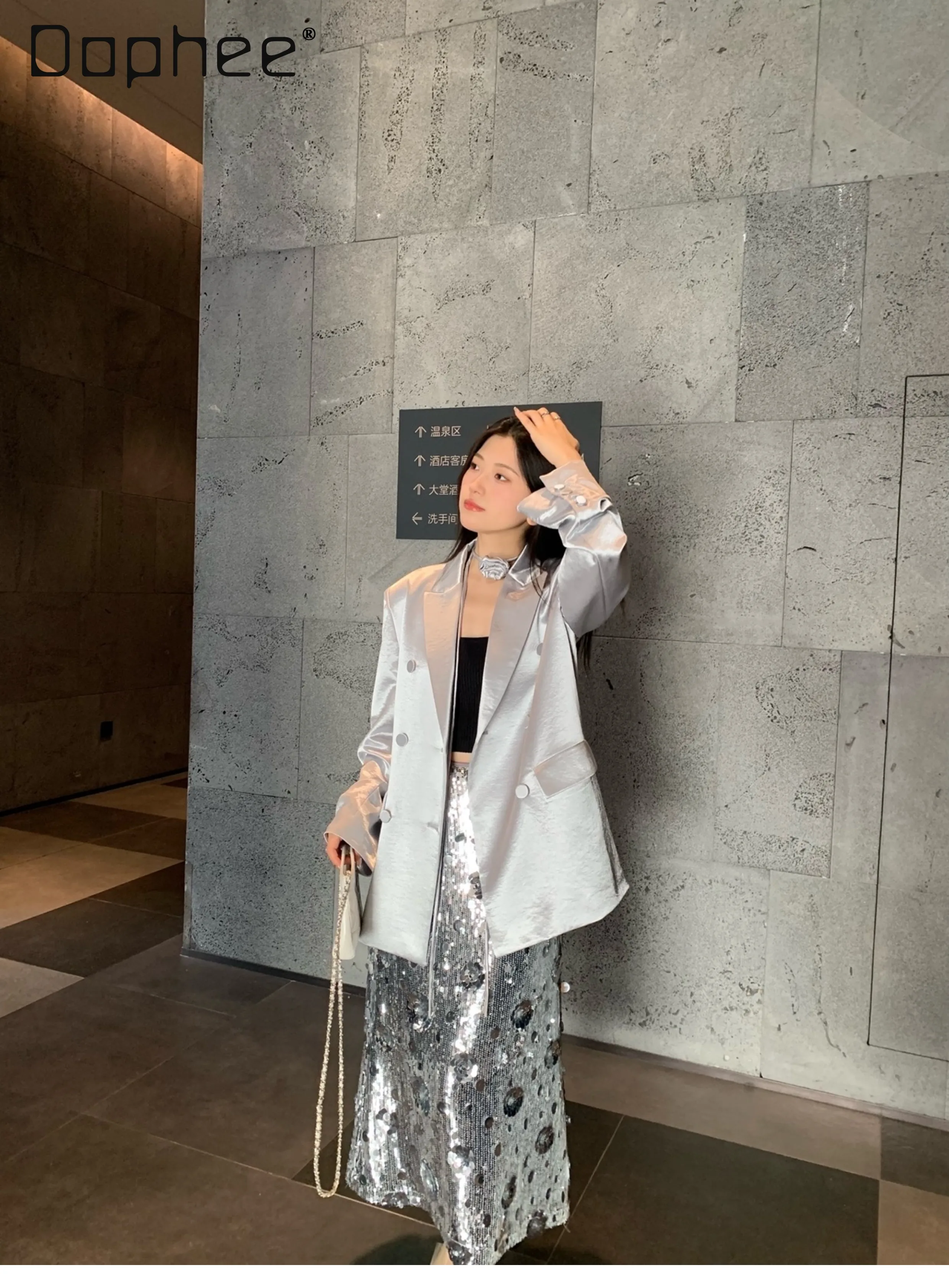 French Satin Imitation Acetate Blazer for Women Korean Ins Trend Cross Collar Loose Slimming High-end Blazer Top Spring Autumn
French Satin Imitation Acetate Blazer for Women Korean Ins Trend Cross Collar Loose Slimming High-end Blazer Top Spring Autumn