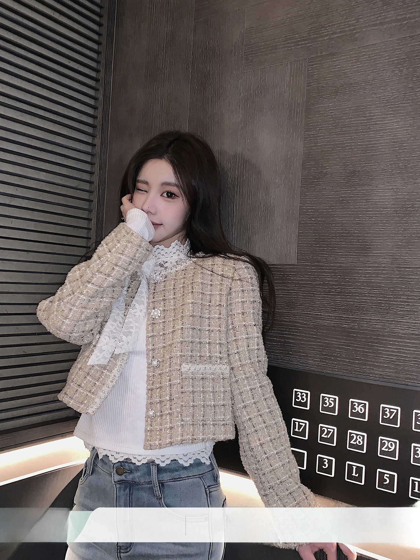 Elegant Short Skirt And Jacket Set for Women by Qiu Rou Ya Soft Mist Peach High Fashion Winter Outfit Two Piece Set Long Sleeve
Elegant Short Skirt And Jacket Set for Women by Qiu Rou Ya Soft Mist Peach High Fashion Winter Outfit Two Piece Set Long Sleeve