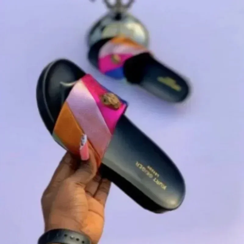 Fashion Luxury Designer Women Shoes Soft Sole Slippers Summer New Large Outwear Colorful Eagle Head Thick Sole Slippers
Fashion Luxury Designer Women Shoes Soft Sole Slippers Summer New Large Outwear Colorful Eagle Head Thick Sole Slippers
