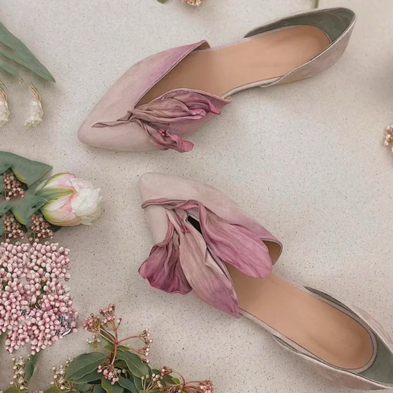 Супер красивая обувь, новые летние женские сандалии с нишевым дизайном, эстетические туфли с острым носком и лепестками, туфли на плоской подошве ручной работы, милые 
Супер красивая обувь, новые летние женские сандалии с нишевым дизайном, эстетические туфли с острым носком и лепестками, туфли на плоской подошве ручной работы, милые