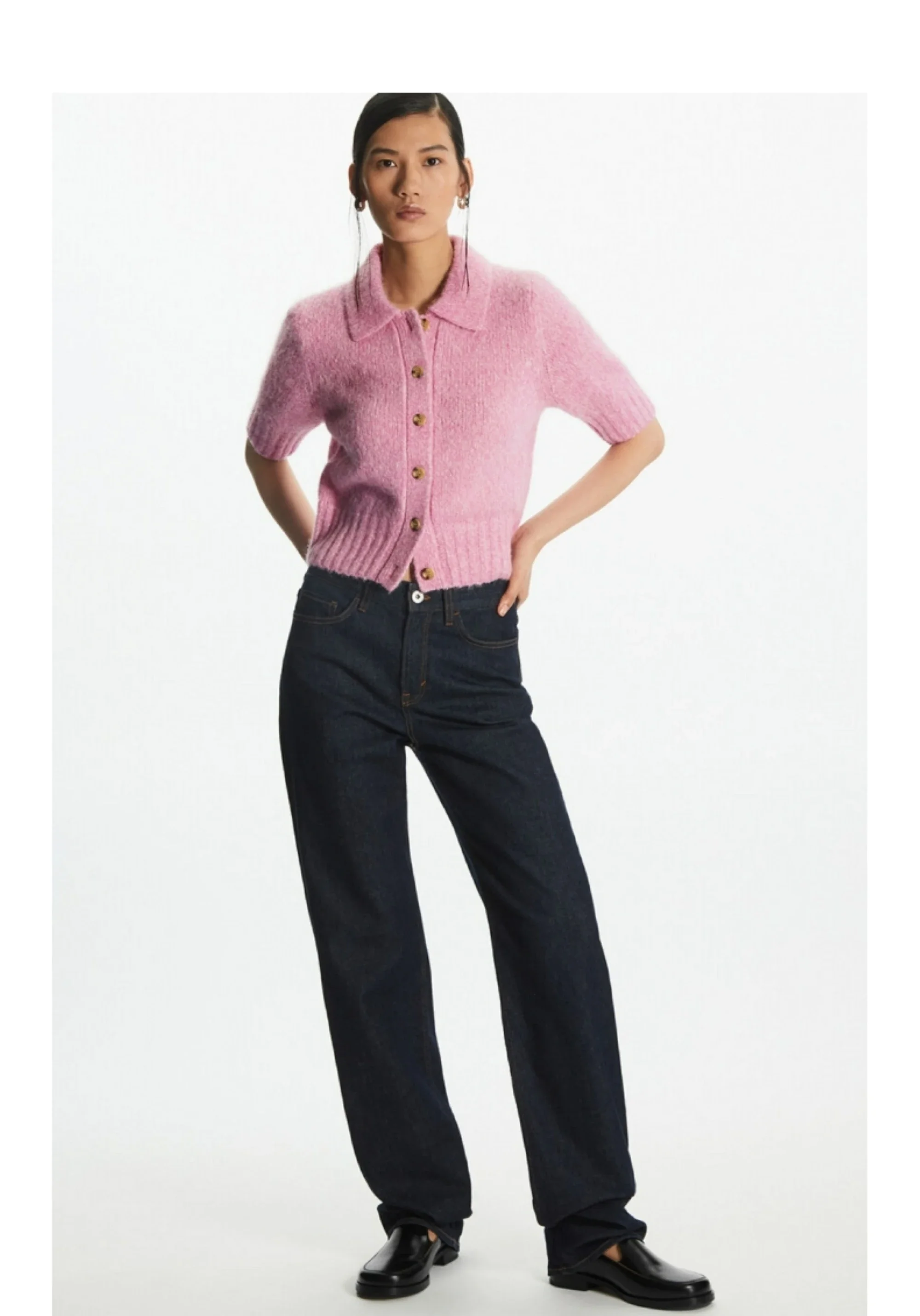 XIMIAN APPAREL 2026 YAZHIMEI spring new style of Ladies' casual Standard style short short-sleeved wool blend cardigan
XIMIAN APPAREL 2026 YAZHIMEI spring new style of Ladies' casual Standard style short short-sleeved wool blend cardigan