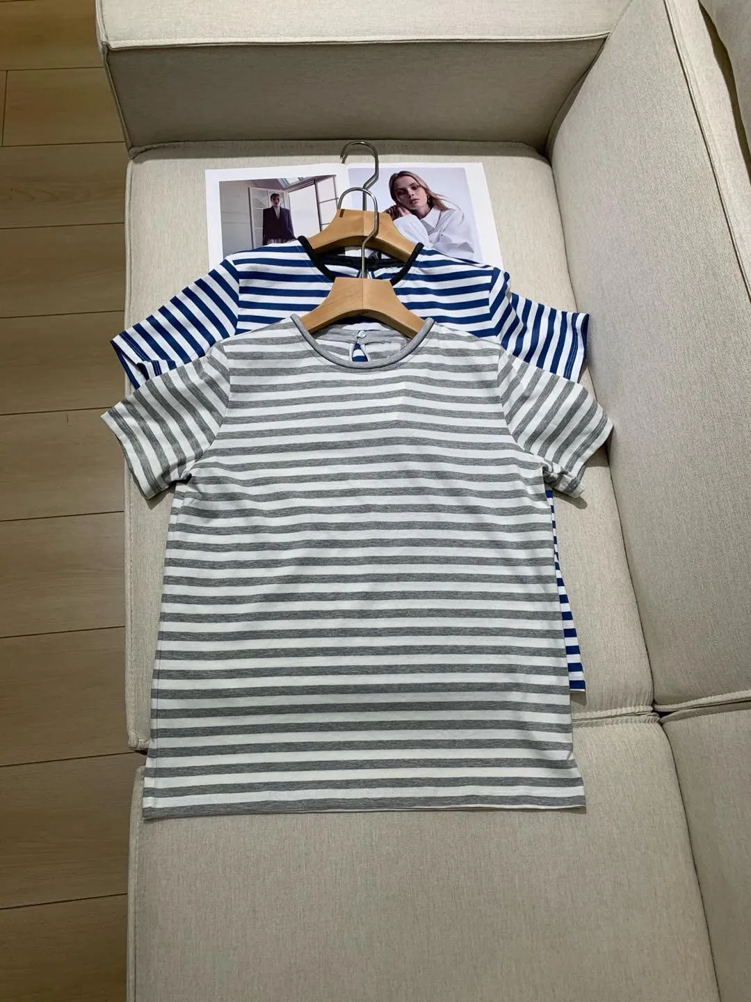 New High Quality Round Neck Striped Bead Necklace Short Sleeves For Women In Spring And Summer
New High Quality Round Neck Striped Bead Necklace Short Sleeves For Women In Spring And Summer