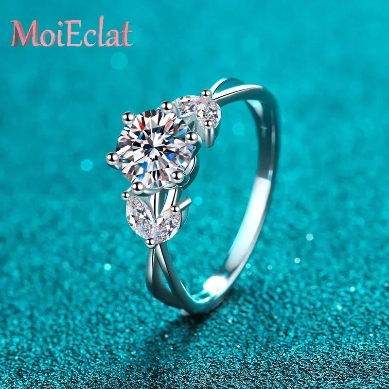 Luxury 1ct Moissanite Platinum Flowers Wedding Ring, Stylish Jewelry Diamond PT950 Rings for Women Wedding Gift GRA Certified
Luxury 1ct Moissanite Platinum Flowers Wedding Ring, Stylish Jewelry Diamond PT950 Rings for Women Wedding Gift GRA Certified