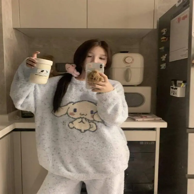 Sanrio Cinnamoroll Coral Velvet Pajamas Robes Winter Velvet Thickened Flannel Mid-Length Hooded Sleeping Gown Set Home Clothing
Sanrio Cinnamoroll Coral Velvet Pajamas Robes Winter Velvet Thickened Flannel Mid-Length Hooded Sleeping Gown Set Home Clothing