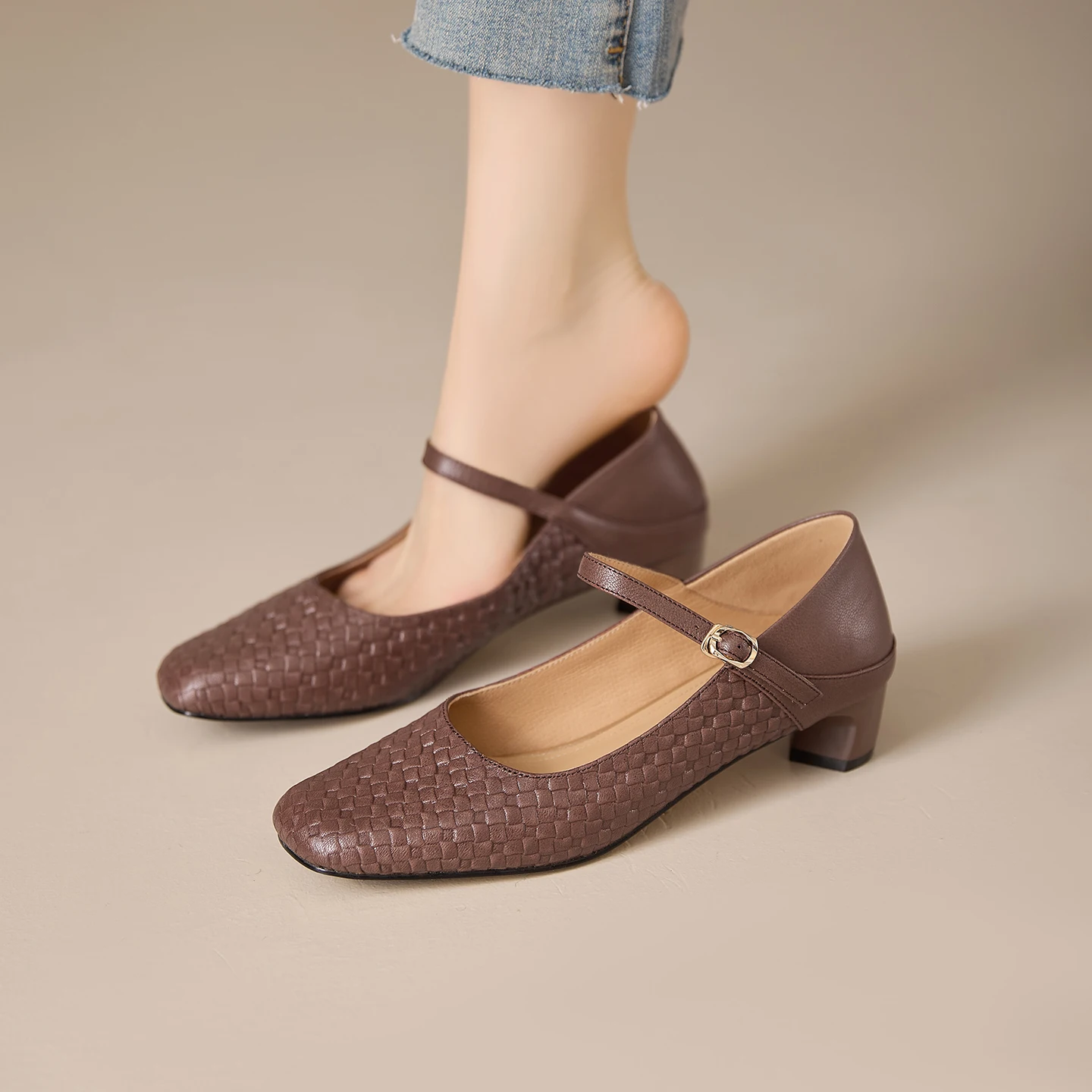 Fashion Women Elegant Mary Jane Shoes Vintage Chunky Heels Genuine Leather Weave Pumps Shoes Office Party Size 34-40
Fashion Women Elegant Mary Jane Shoes Vintage Chunky Heels Genuine Leather Weave Pumps Shoes Office Party Size 34-40