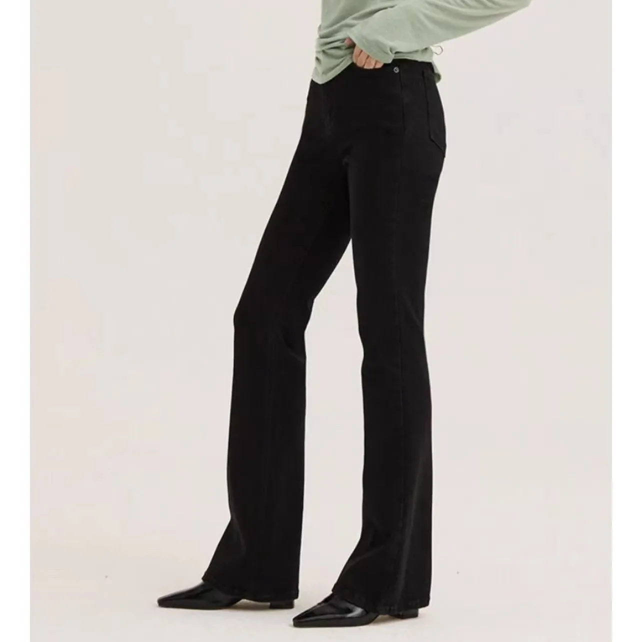 Утягивающие джинсы-колокольчики с высокой талией, тонкие длинные брюки, корейские джинсовые брюки с завышенной талией, женский зимний сезон Faion
Утягивающие джинсы-колокольчики с высокой талией, тонкие длинные брюки, корейские джинсовые брюки с завышенной талией, женский зимний сезон Faion