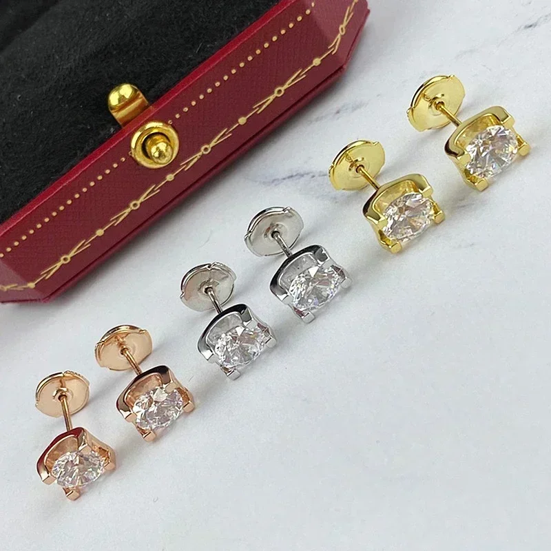 Classic luxury brand 925 Sterling Silver Bull Head Single Diamond earrings Ladies simple temperament high jewelry party gift
Classic luxury brand 925 Sterling Silver Bull Head Single Diamond earrings Ladies simple temperament high jewelry party gift