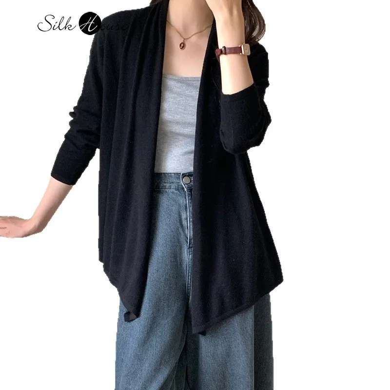 2025 Women's Autumn New Ultra Fine 100% Wool Knitted Long Sleeve Casual Loose Extended Solid Color Coat
2025 Women's Autumn New Ultra Fine 100% Wool Knitted Long Sleeve Casual Loose Extended Solid Color Coat