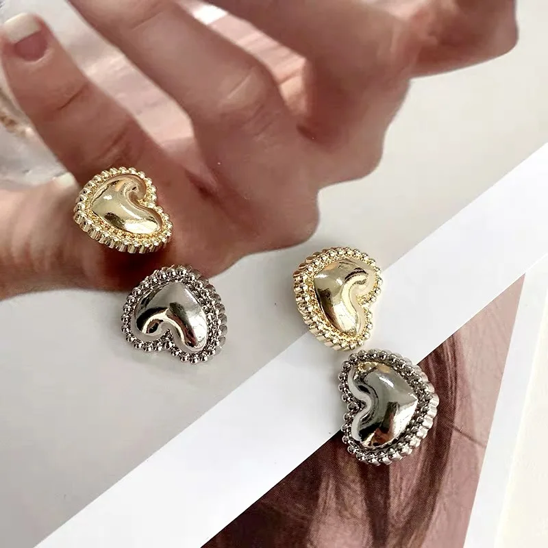 10Pcs 15-23mm Silver gold simple heart-shaped button coat cardigan sweater shirt metal peach heart decorative button N100
10Pcs 15-23mm Silver gold simple heart-shaped button coat cardigan sweater shirt metal peach heart decorative button N100