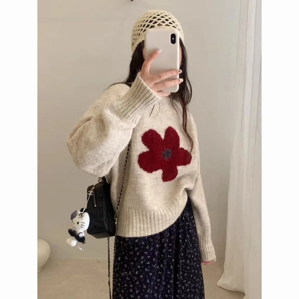 Korean Style round Neck Knitted Sweater Loose Lazy Style Women's Autumn Winter Inner Wear Base Shirt Top Outerwear
Korean Style round Neck Knitted Sweater Loose Lazy Style Women's Autumn Winter Inner Wear Base Shirt Top Outerwear