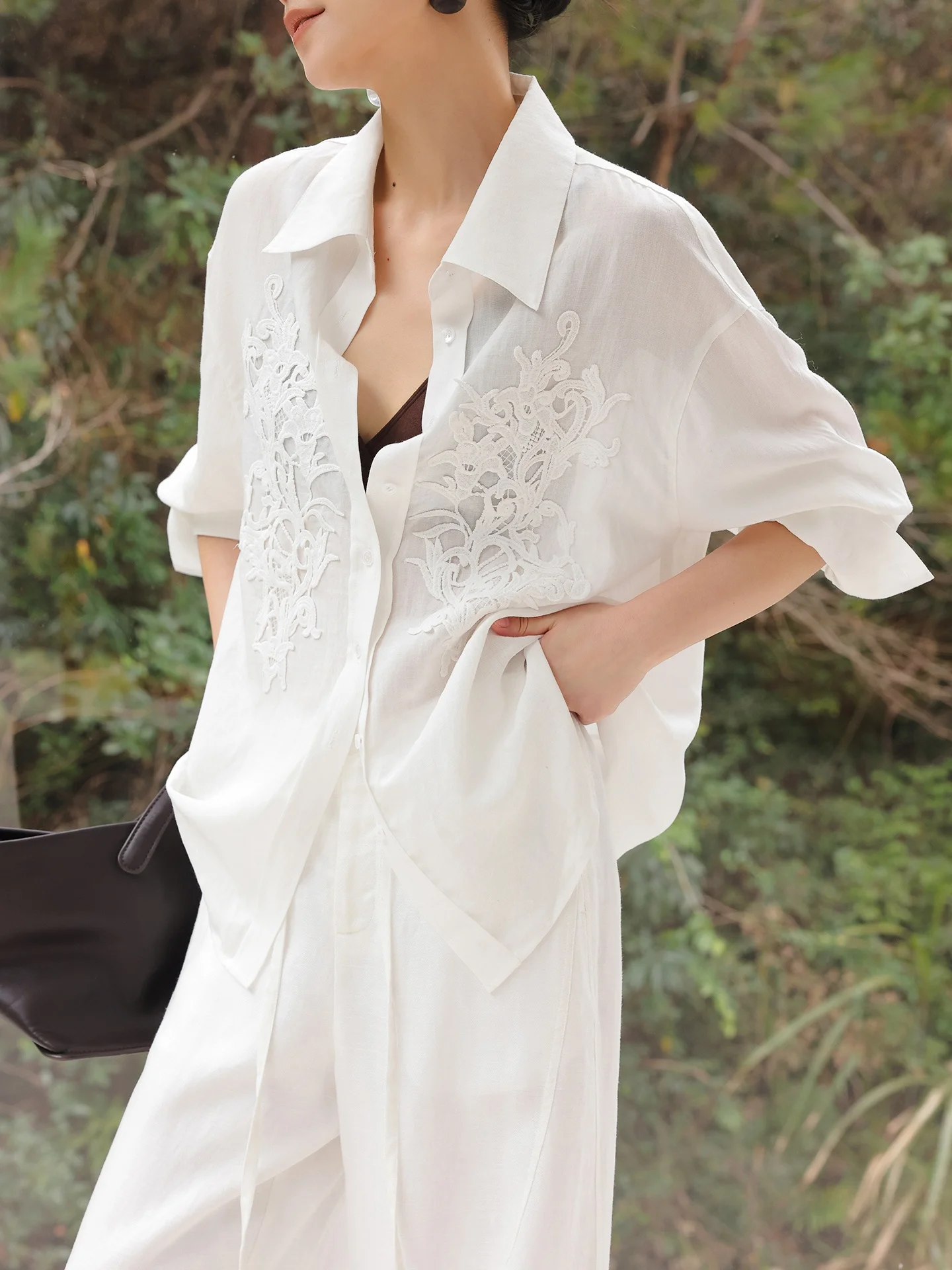 JWUNIQUE Embroidered Loose Fit 3D Embroidery Mist Silk White Shirt Women's Fashion Simple Style Breathable Comfortable
JWUNIQUE Embroidered Loose Fit 3D Embroidery Mist Silk White Shirt Women's Fashion Simple Style Breathable Comfortable