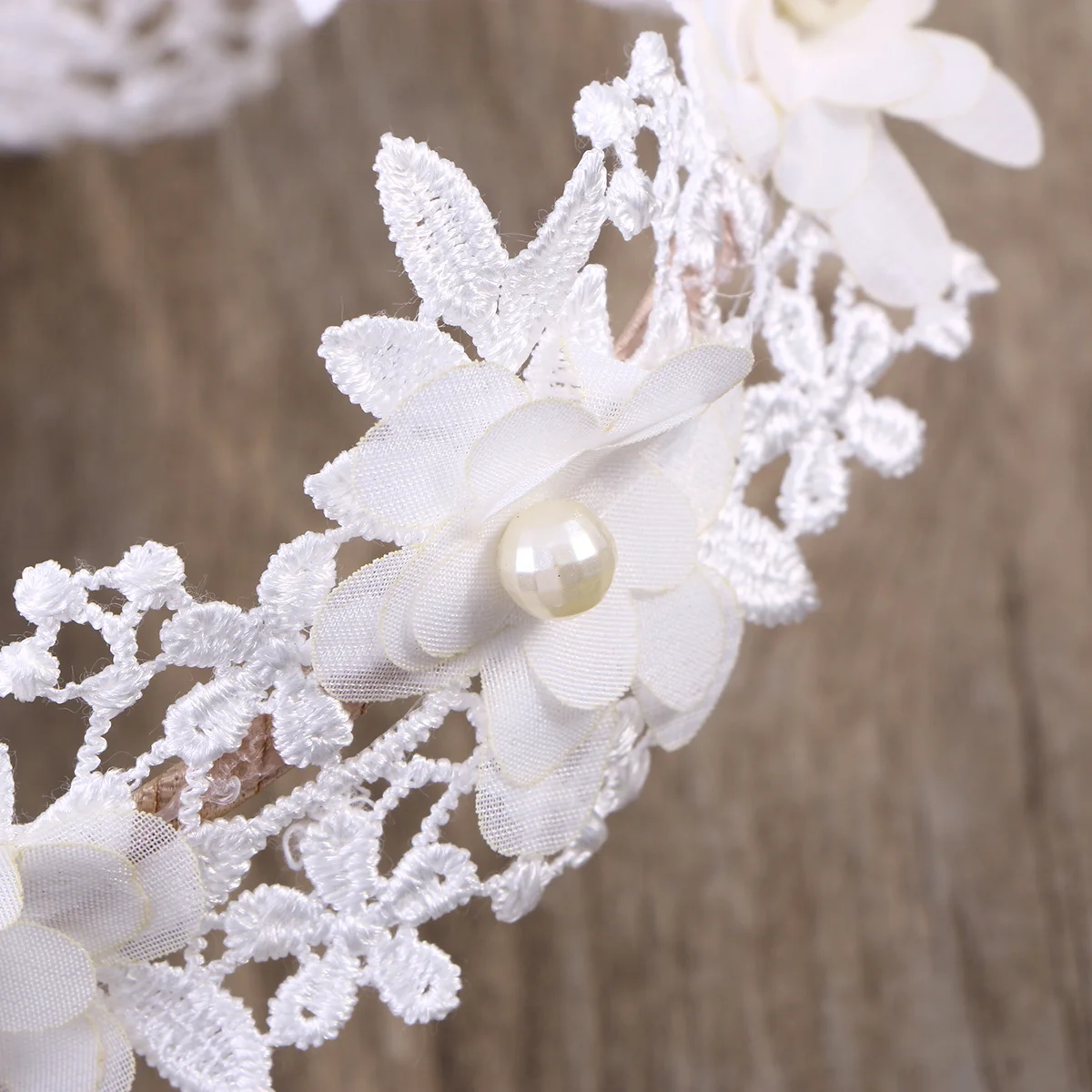 Flower Hair Band Green Korean Style Lace Embroidery Headband Crown For Party Wedding Costume Gathering
Flower Hair Band Green Korean Style Lace Embroidery Headband Crown For Party Wedding Costume Gathering