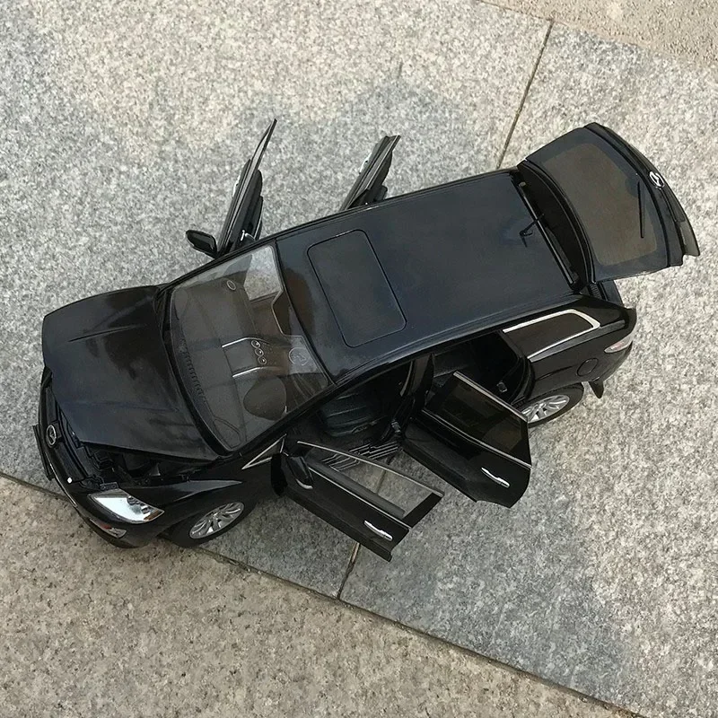 MAZDA CX-7 CX 7 SUV масштаб 1:18 внедорожный литой под давлением сплав автомобиля металлическая модель моделирование автомобиля мальчик подарок коллекция украшений
MAZDA CX-7 CX 7 SUV масштаб 1:18 внедорожный литой под давлением сплав автомобиля металлическая модель моделирование автомобиля мальчик подарок коллекция украшений