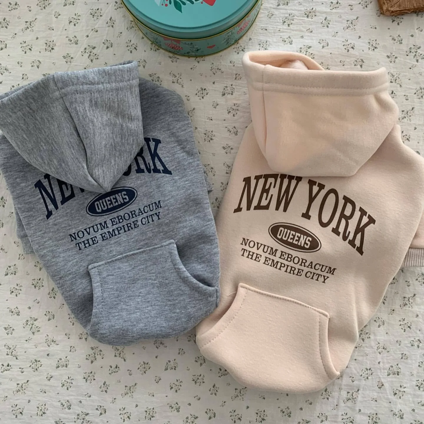 Autumn and Winter Pet Sweatshirts Warm Clothes for Dogs Teddy Letter Print Hoodies Bichon Frise Fleece Two-Legged Clothes
Autumn and Winter Pet Sweatshirts Warm Clothes for Dogs Teddy Letter Print Hoodies Bichon Frise Fleece Two-Legged Clothes