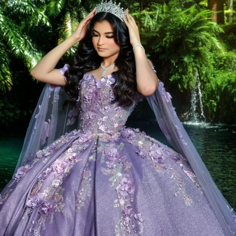Lavender Shiny Quinceanera Dresses Beads 3D Flower Applique Lace With Cape Sweet 16 Dress Birthday Party Ball Gowns Lace up Ves
Lavender Shiny Quinceanera Dresses Beads 3D Flower Applique Lace With Cape Sweet 16 Dress Birthday Party Ball Gowns Lace up Ves