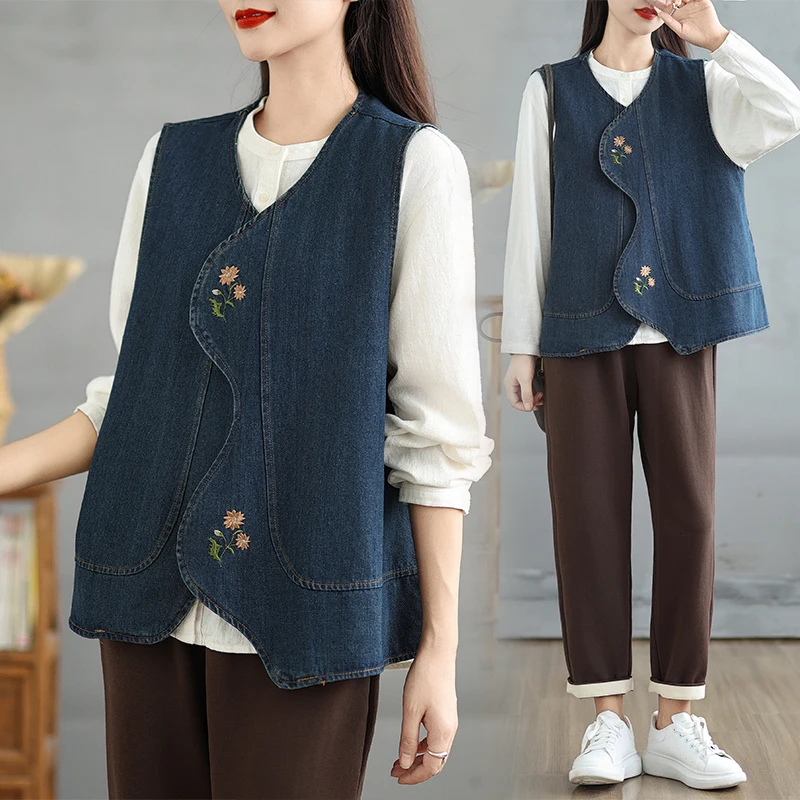 Women's Oversized Japanese Style Embroidered Denim Vest Autumn New Vintage Artistic Asymmetrical Wave Vest
Women's Oversized Japanese Style Embroidered Denim Vest Autumn New Vintage Artistic Asymmetrical Wave Vest